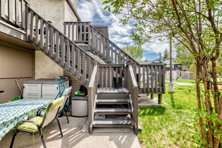 Property Photo: 51 Cedar Springs Gardens SW AB T2W 5J9