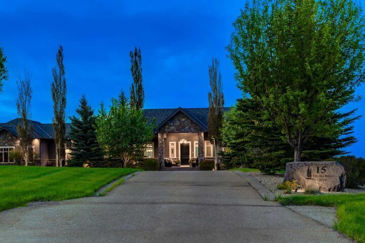 Property Photo:  15 Villosa Ridge Point  AB T3Z 1H3 