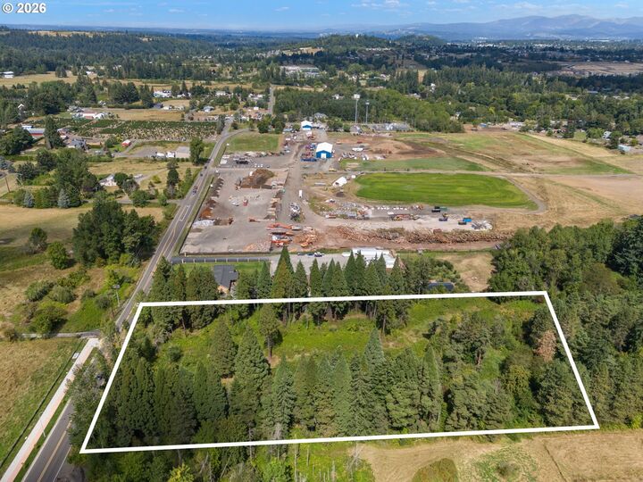 Property Photo: 172 SE SE 172nd Ave OR 97086