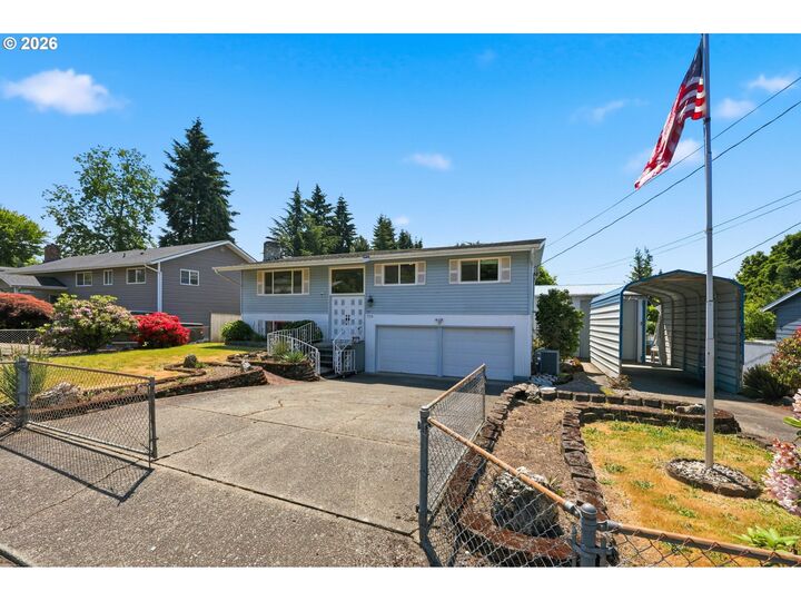 Property Photo: 715 NW 76th St WA 98665