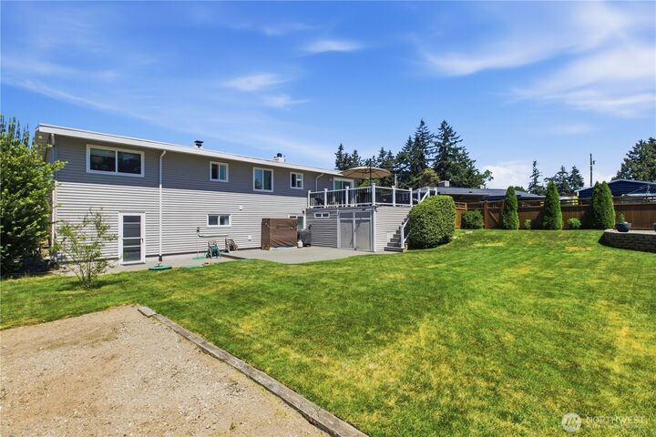 Property Photo: 511 S 196th Street WA 98148