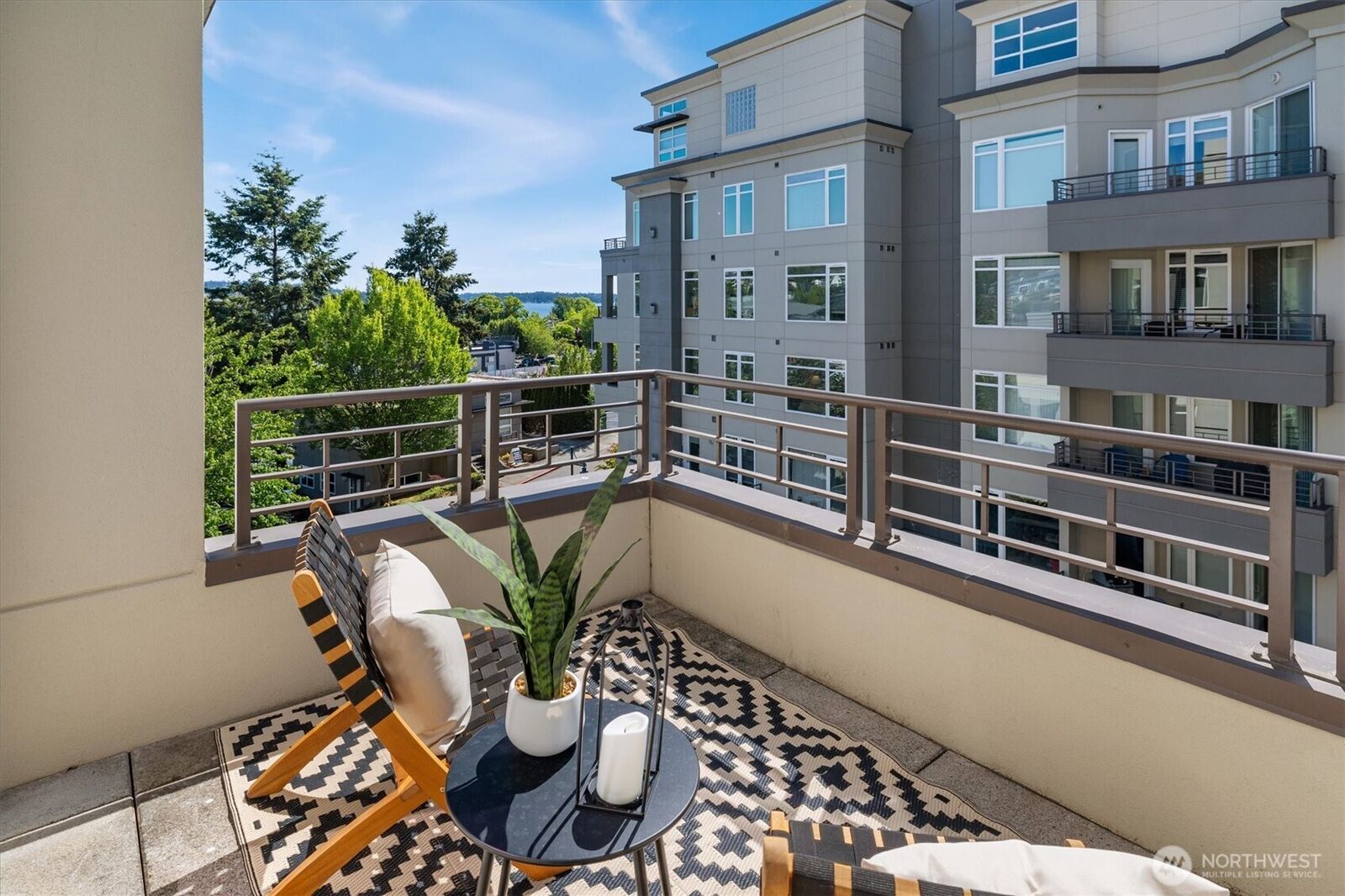 Property Photo: 225 4th Avenue B401 WA 98033