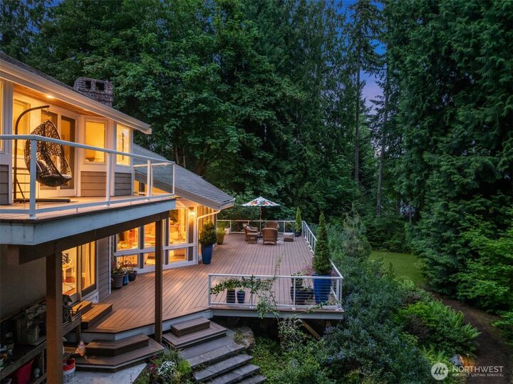 Property Photo: 4560 Island Avenue WA 98110