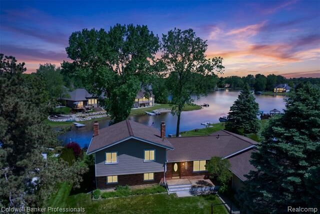 Property Photo:  1844 Harwood Drive  MI 48371 