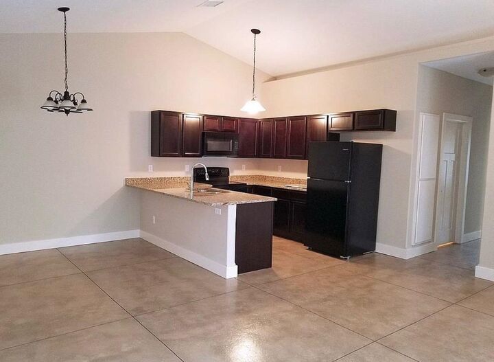 Property Photo:  6411 S Vassar Ave  KS 67037-8695 