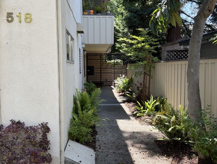 Property Photo:  518 Everett Avenue A  CA 94301 