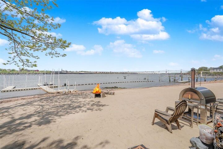 Property Photo: 30 Aviva Ct NY 10307