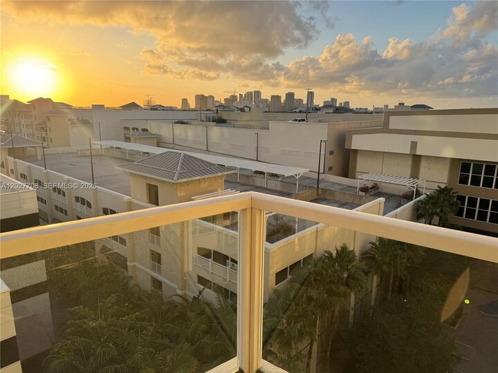 Property Photo: 1819 SE 17th St 912 FL 33316