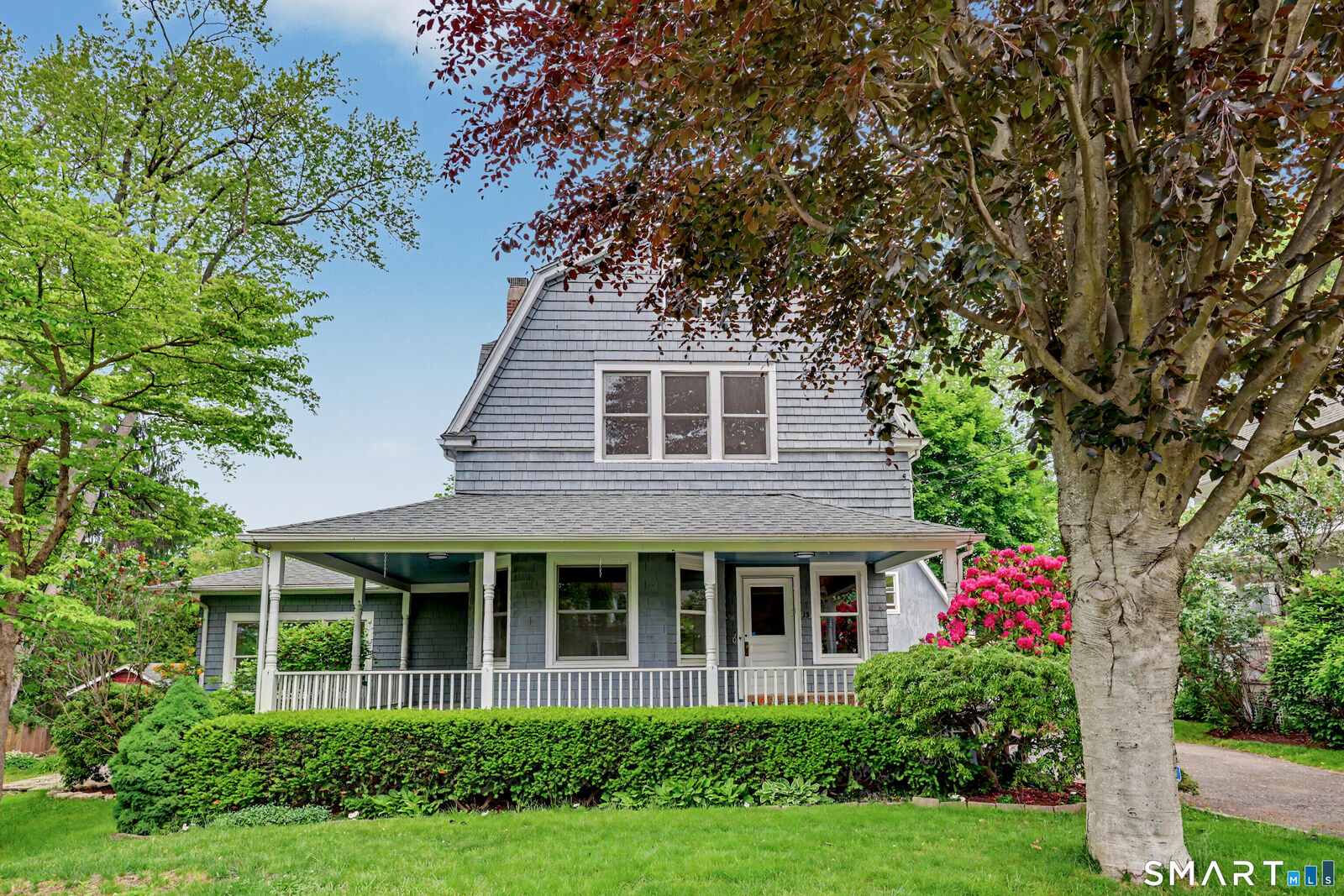 Property Photo: 15 Shorelands Place CT 06870
