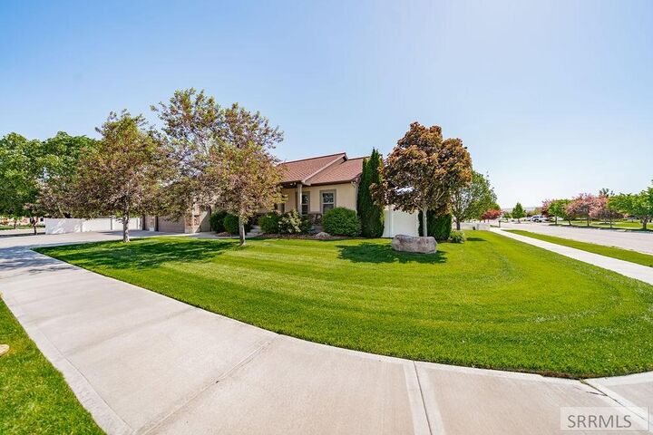 Property Photo:  140 Casa Drive  ID 83404 