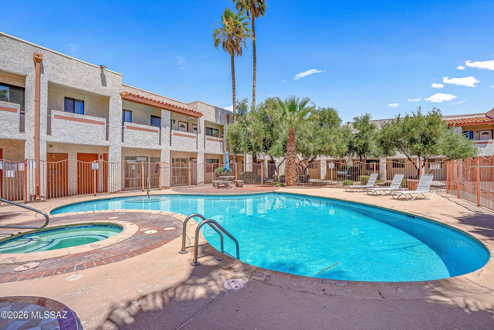 Property Photo:  455 W Kelso Street Apt 225  AZ 85705 