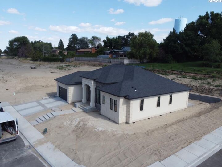 Property Photo:  725 Vine Ave Lot 28  WA 98944 
