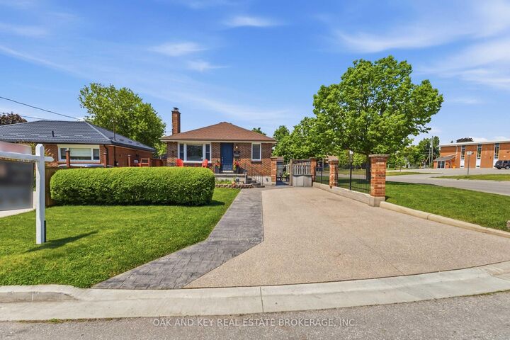 Property Photo: 169 Ellsworth Crescent ON N5W 1J5