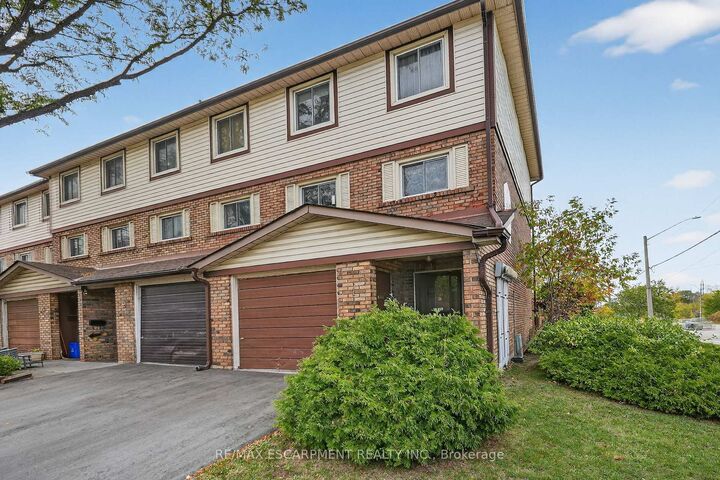 34 Bow Valley Drive 1 — photo 1
