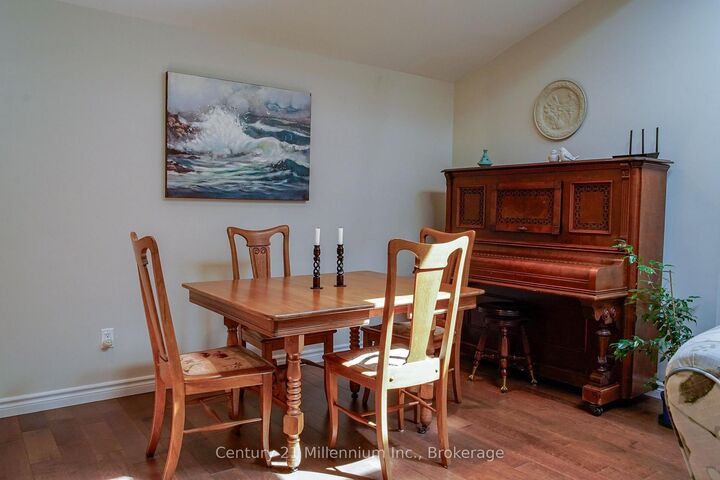 Photo de la propriété: 58 Cedarlane Drive ON L9Z 2S1