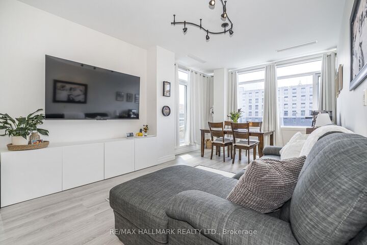 Property Photo: 44 Bond Street W 514 ON L1G 6R2
