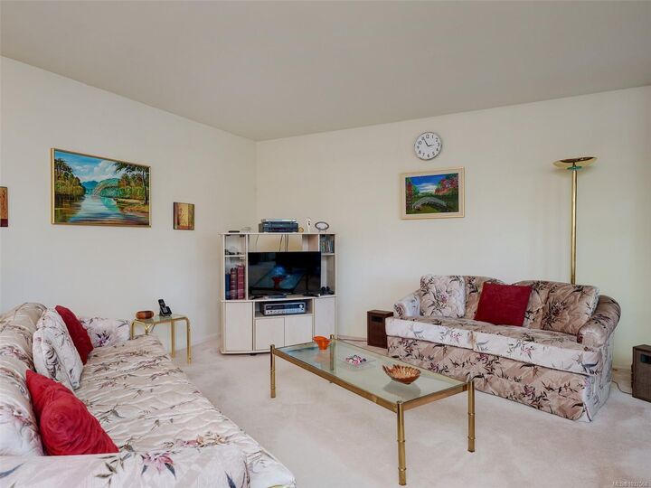 Property Photo:  1309 McKenzie Ave #2  BC V8P 2M1 