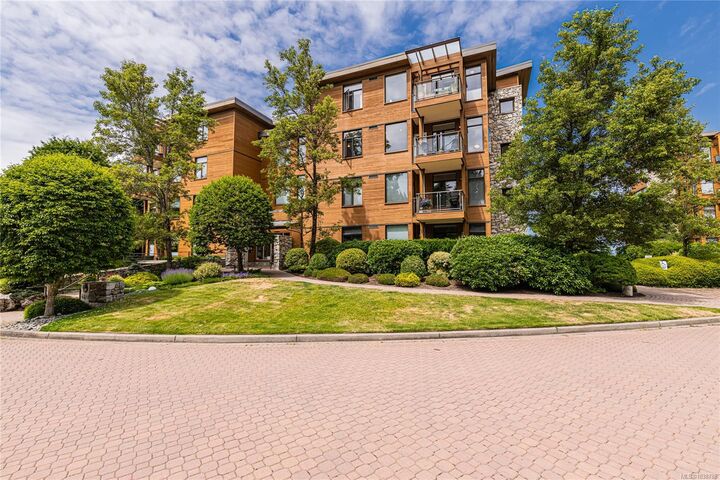 5327 Cordova Bay Rd #403 — photo 1