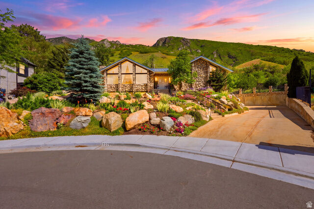 Property Photo: 7379 S Silver King Cir UT 84121
