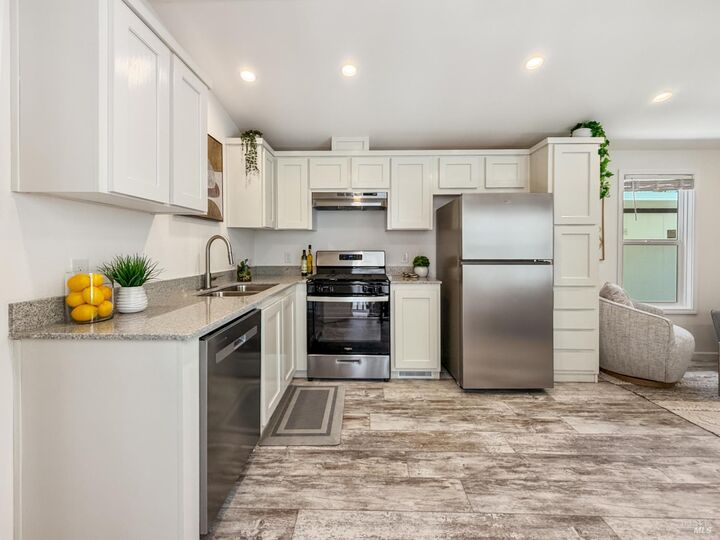 Property Photo:  101 Colgan Avenue 26  CA 95404 