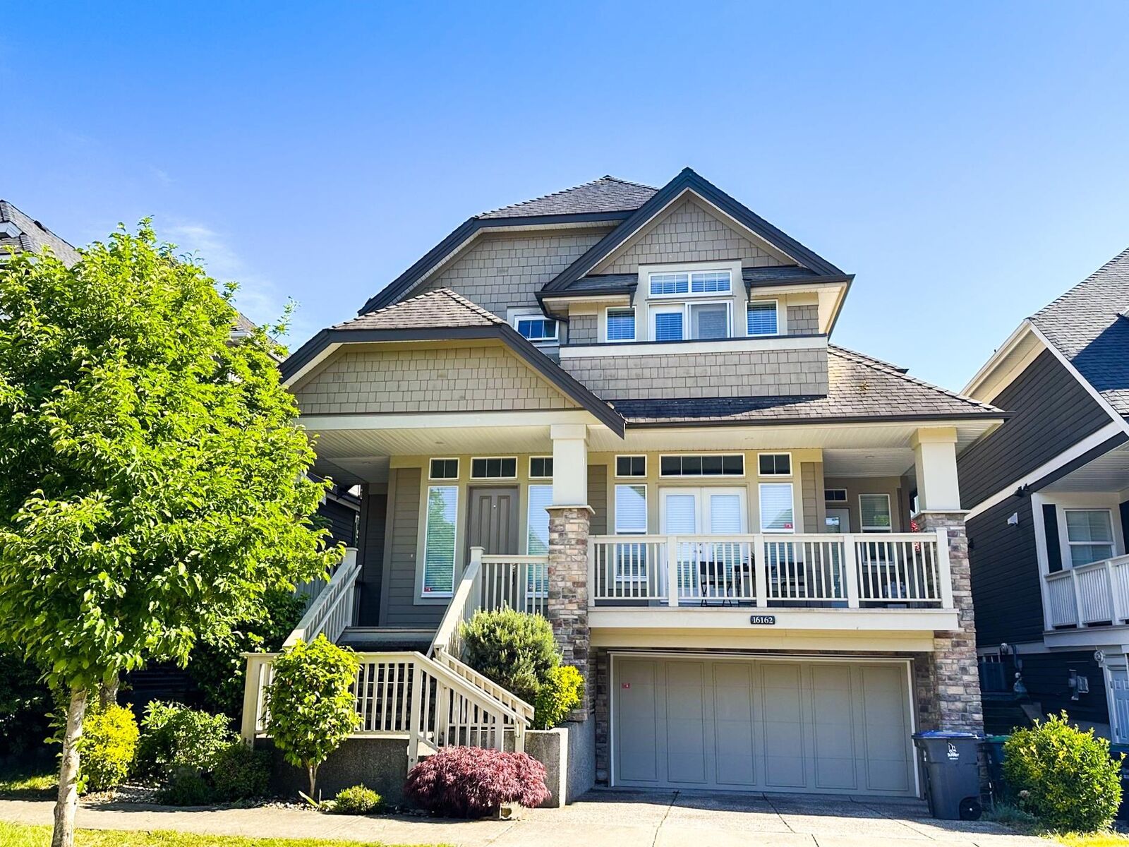 Property Photo: 16162 28 A Avenue BC V3Z 3Y6