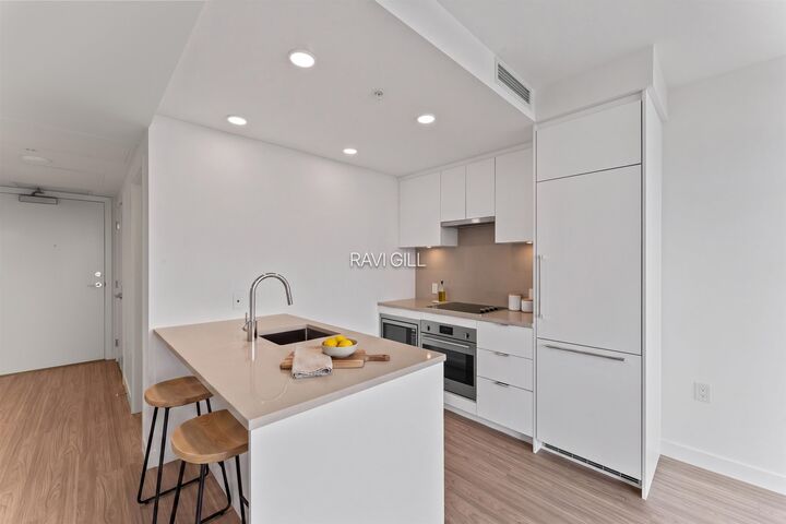 13675 107A Avenue 3003 — photo 1