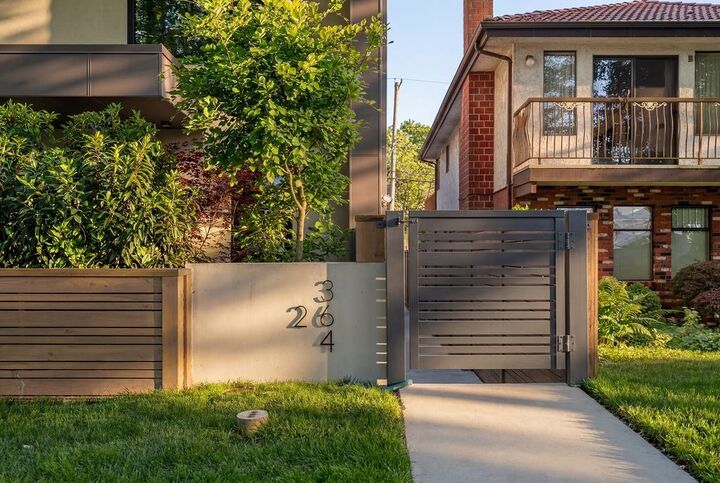 Property Photo: 364 E 23rd Avenue 2 BC V5V 1X5