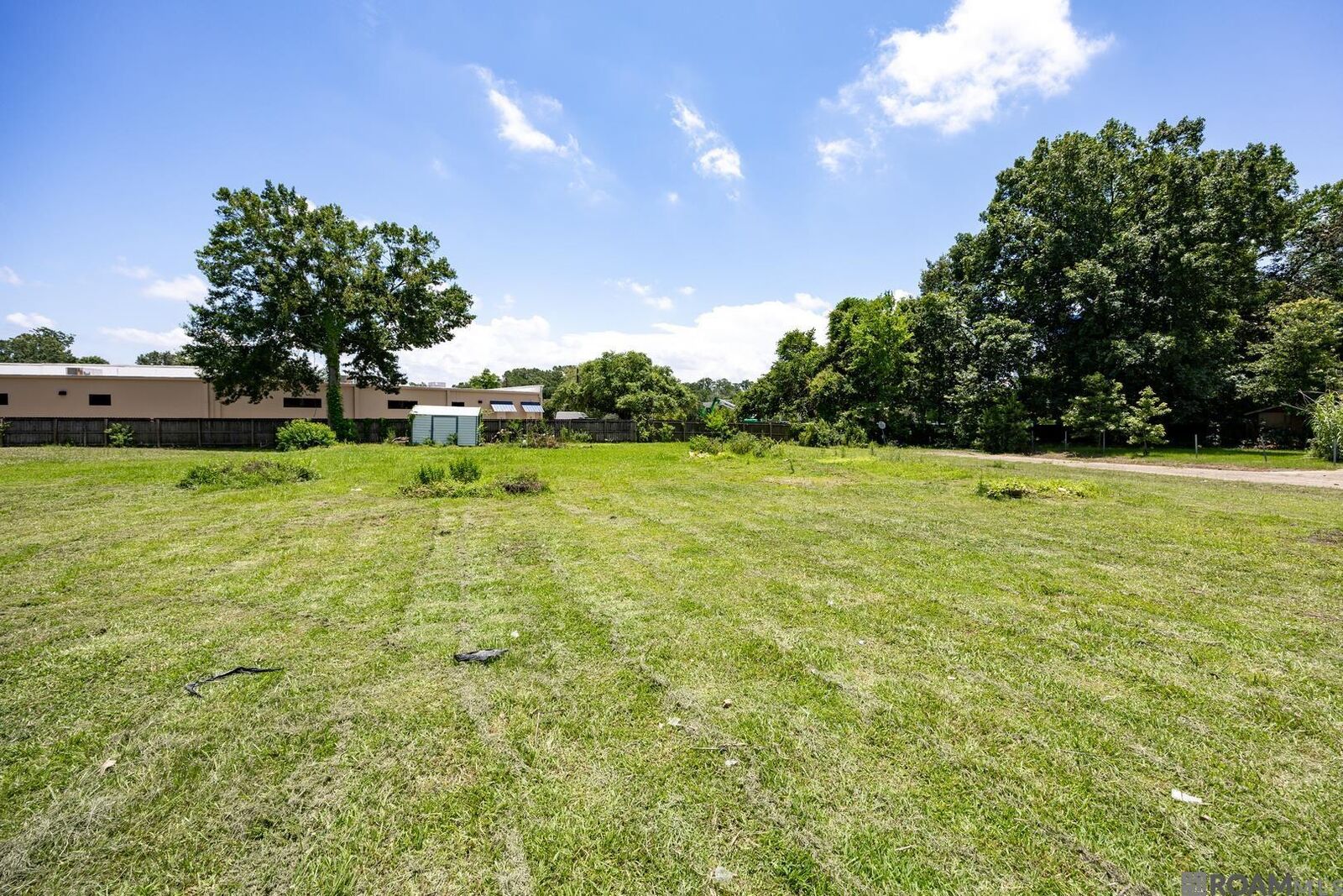 Property Photo:  5633 Houston Dr  LA 70809 