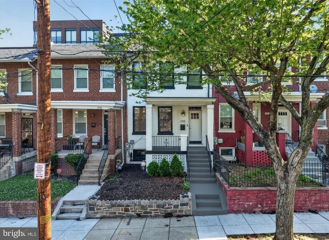 Property Photo: 1118 Chicago Street SE DC 20020