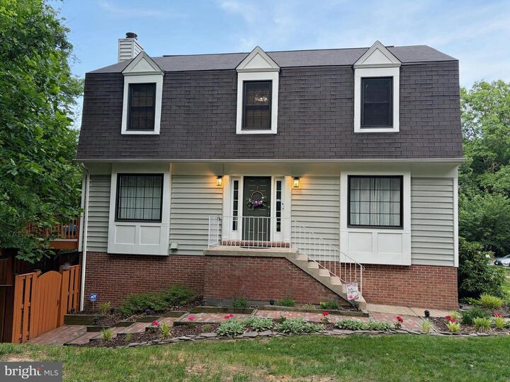 Property Photo:  7660 Southern Oak Drive  VA 22153 