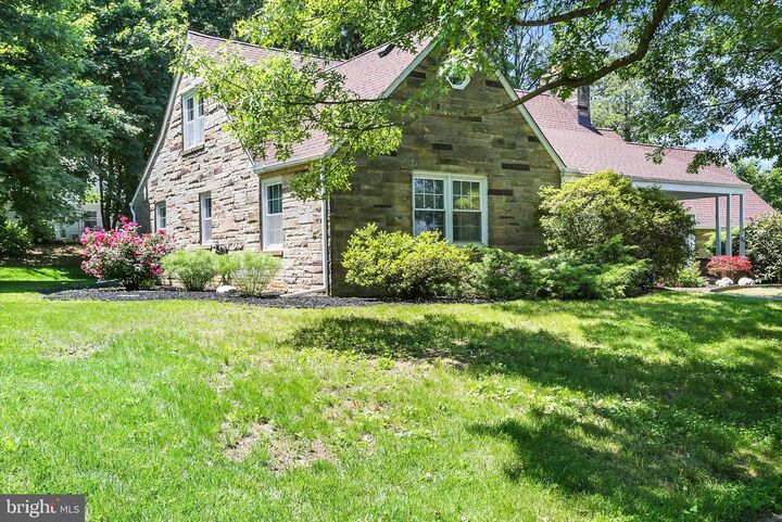 Property Photo:  800 Allen St  PA 17070 