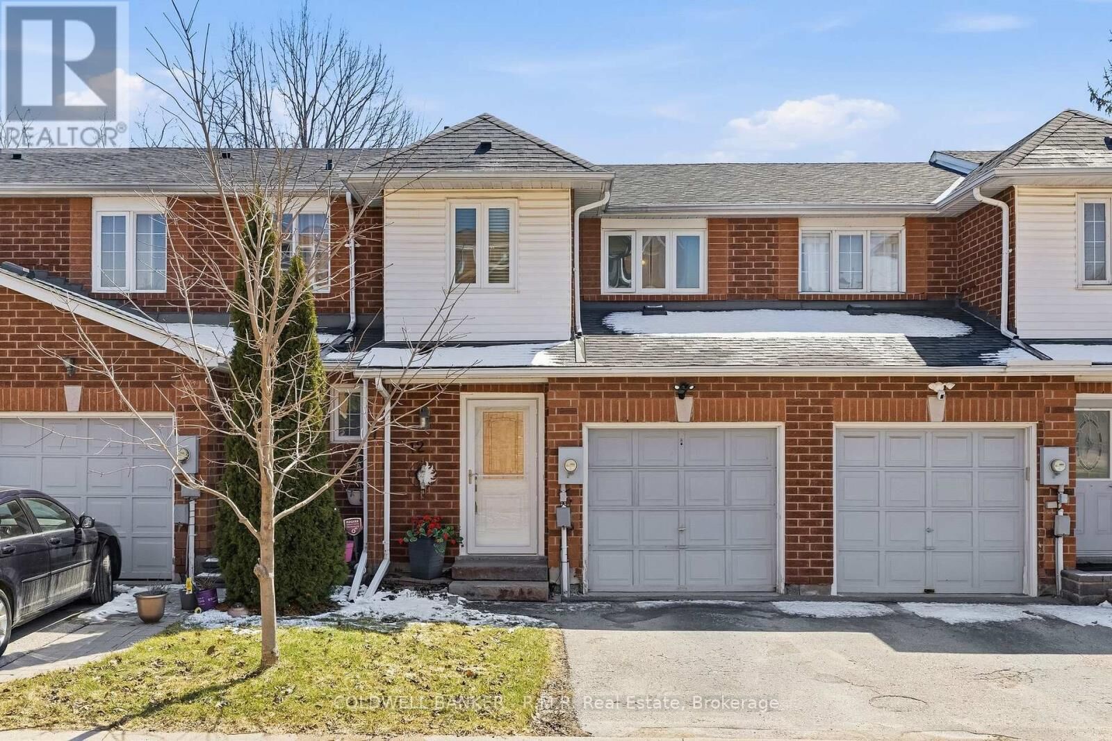 Property Photo: 811 Wilson Road North 12 ON L1G 7Z5