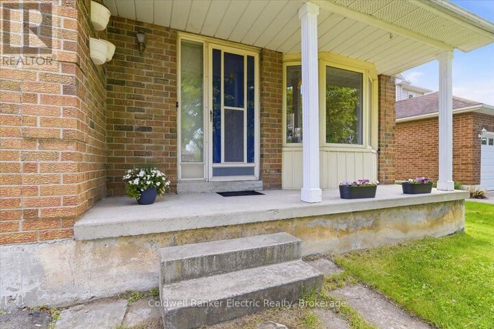 Property Photo:  3 Walbridge Court  ON L1C 4B7 