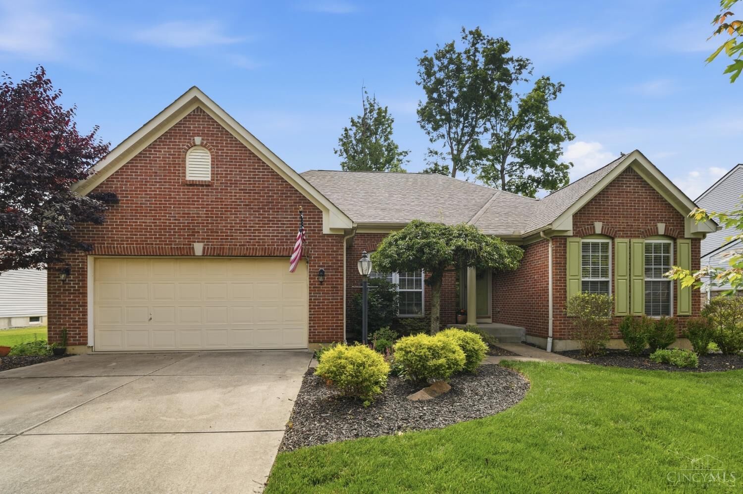 Property Photo: 1126 Hayward Circle OH 45150