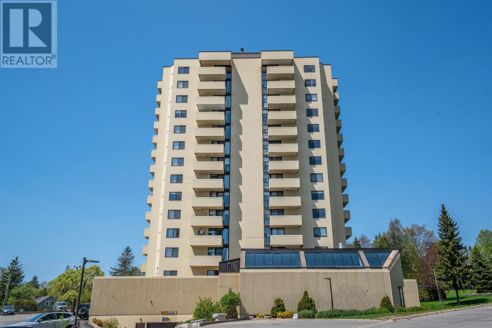 Property Photo: 1139 Queen St # 702 ON P6A 6K5
