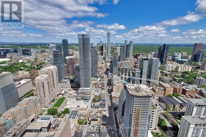 Property Photo: 7 Grenville Street 6105 ON M4Y 1A1