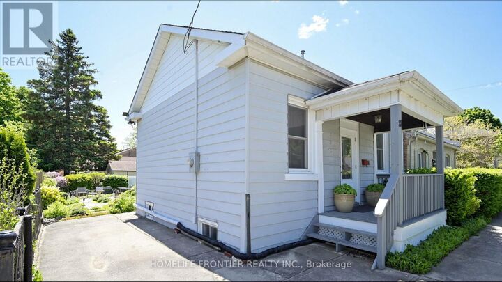 Property Photo:  81 Richmond Street  ON N3T 3Y7 