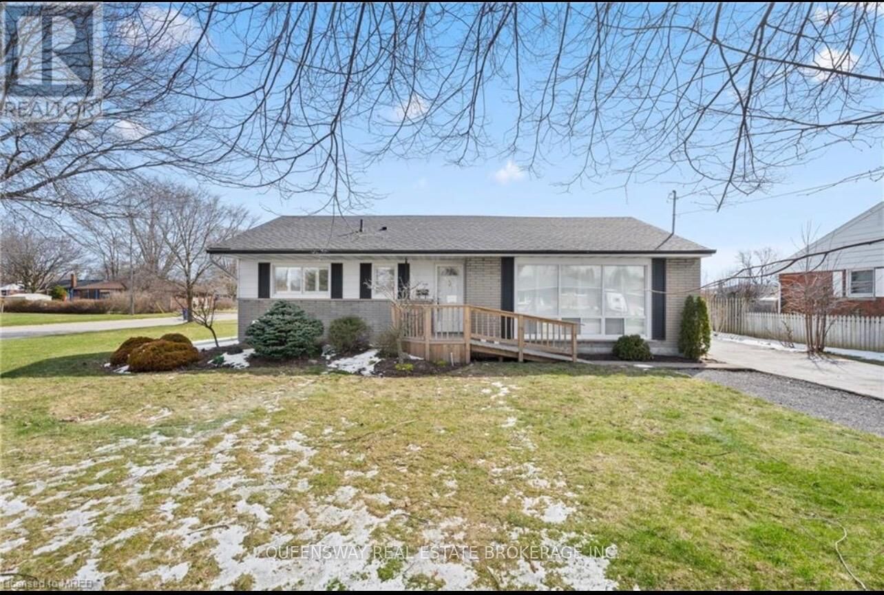 Property Photo: 538 Lloyd Avenue Main ON L3C 2Z5