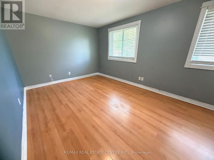 Property Photo:  43 Forest Glen Crescent  ON N2N 1C7 