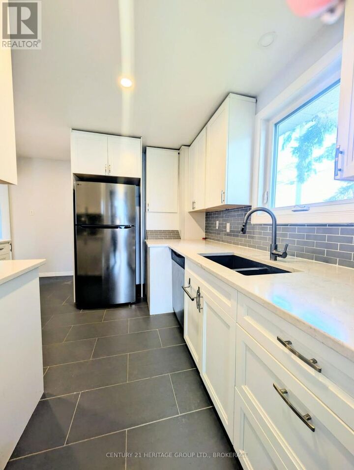 Property Photo: 155 Carruthers Avenue ON K7L 1M8