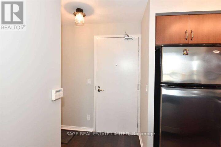 Property Photo:  2230 Lake Shore Boulevard West 307  ON M8V 0B2 