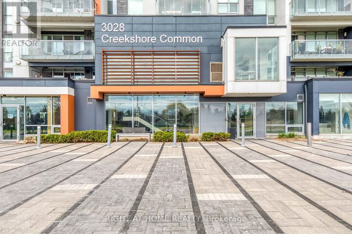 Property Photo: 3028 Creekshore Common 215 ON L6M 5K6