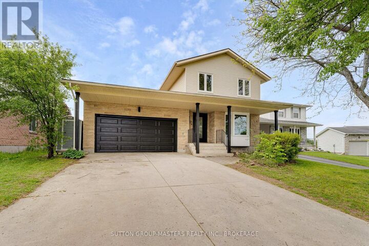 Property Photo:  11 Douglas Avenue  ON K7K 6B5 