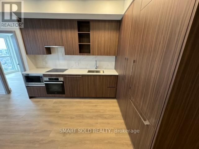 Property Photo:  27 McMahon Drive 2701  ON M2K 0J2 
