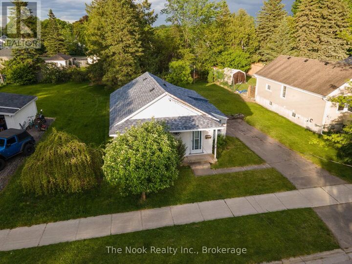 Property Photo: 994 Western Avenue ON K9J 5W3