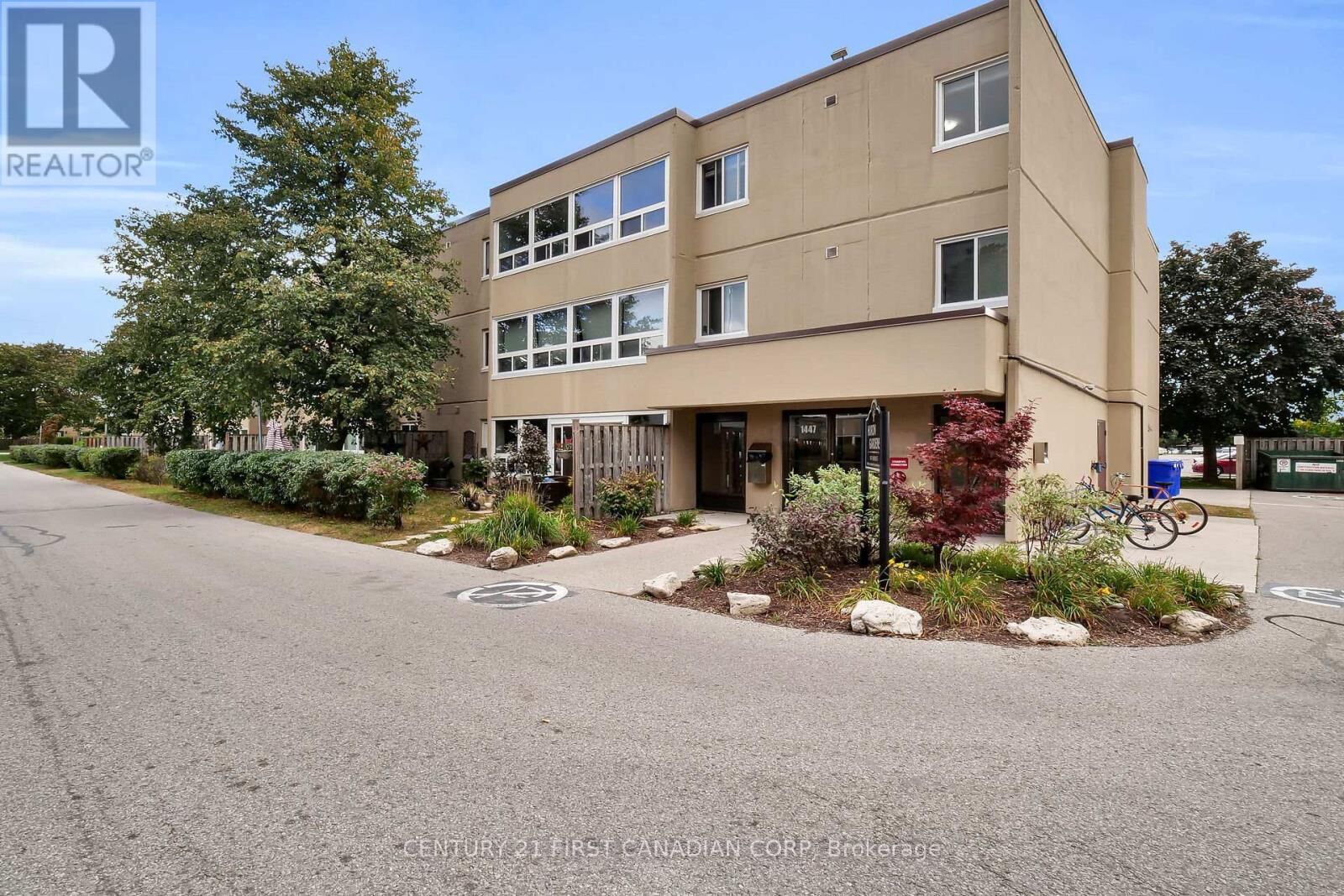 Property Photo:  1447 Huron Street 212  ON N5V 2E6 