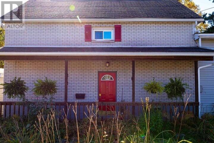 Property Photo: 157 East Balfour St ON P6C 1X7