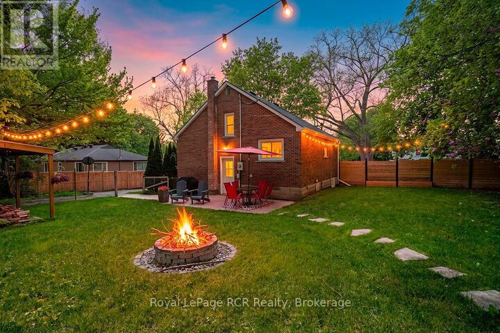 Property Photo:  589 5th Avenue East  ON N4K 2R4 