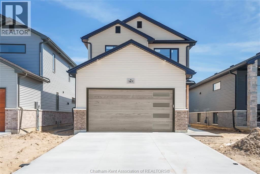 Property Photo:  199 Ironwood Trail  ON N7M 0T3 