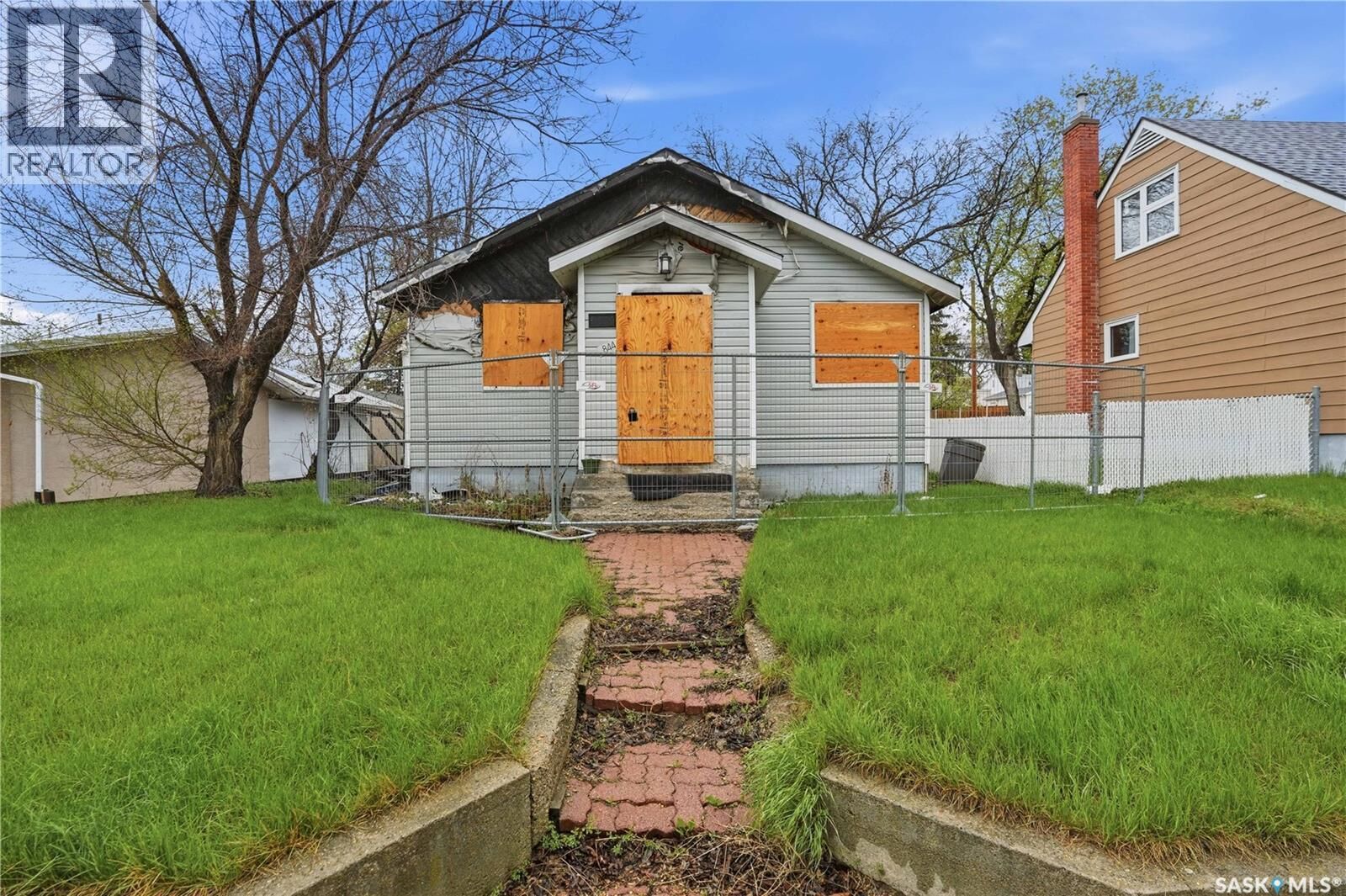 Property Photo: 844 6th Avenue NW SK S6H 4A2